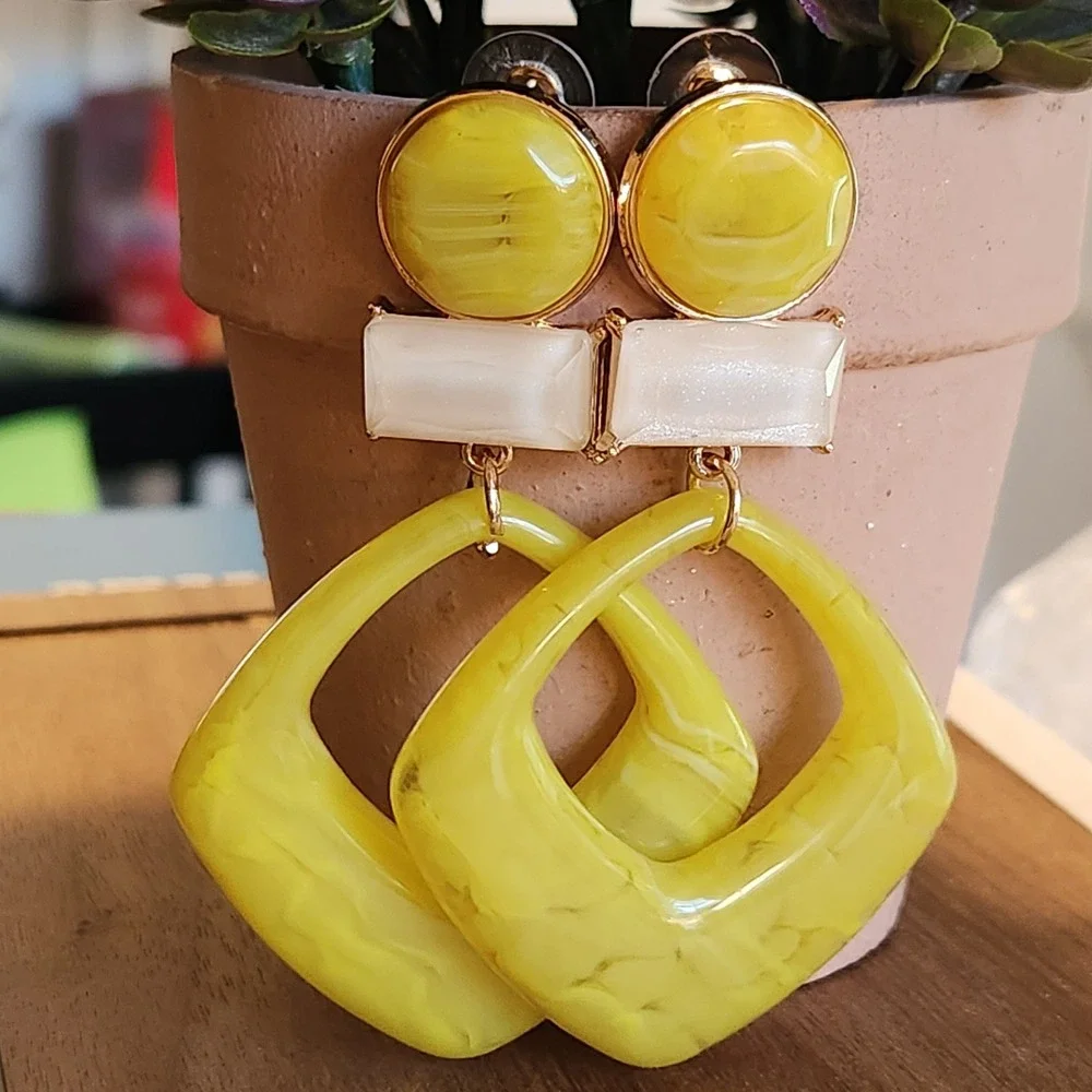 Yellow Marbled Resin Geometric Drop Earrings Gold Tone White Accent Statement
